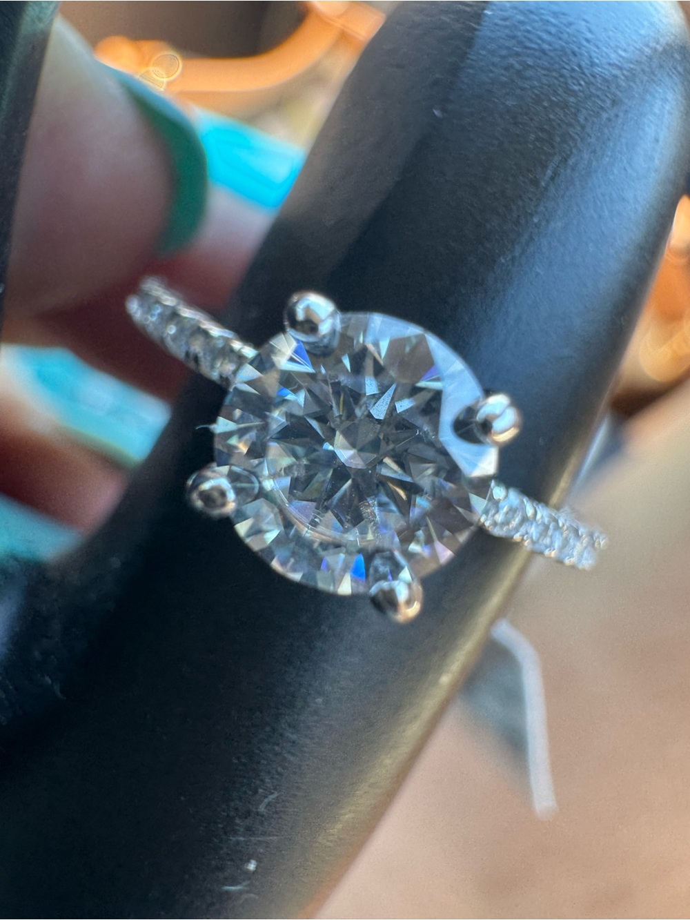 925 sterling silver moisonite Classic Solitaire Round-Cut Engagement Ring size 7